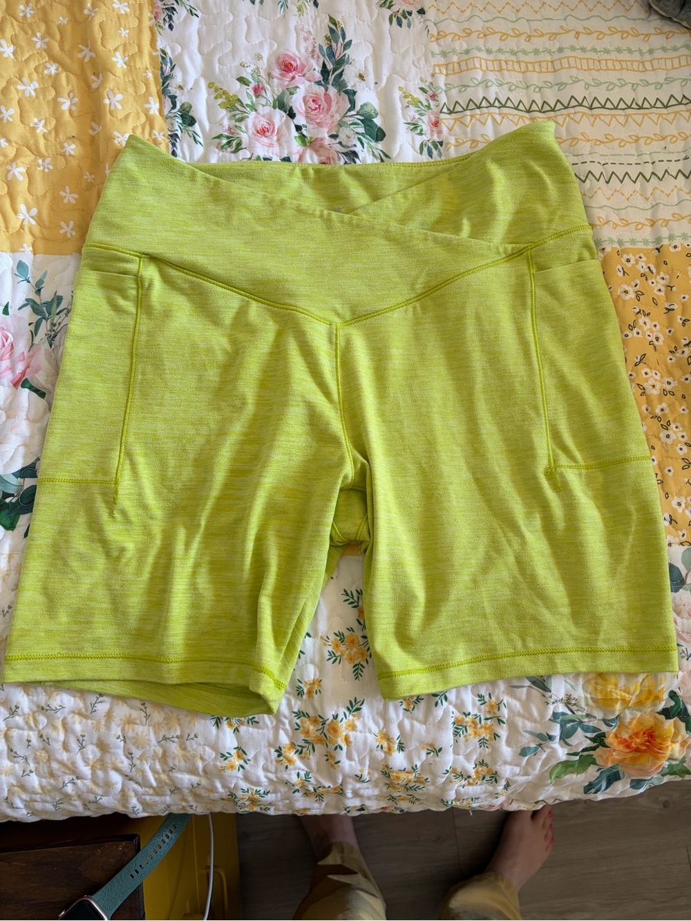 Danskin Neon Lime Athletic Bike Shorts with Side Pockets